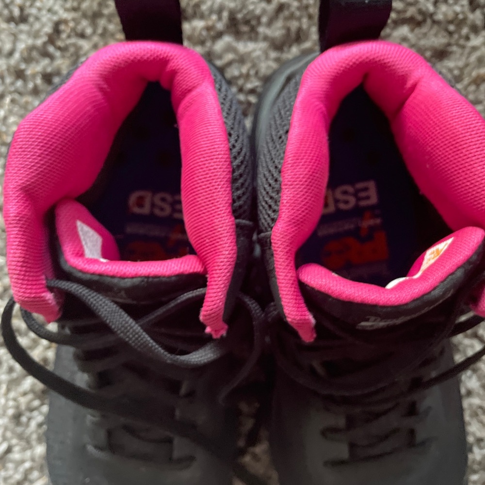 Steel Toe- Womens’ Timbs. So comfy and protective for your ankles NEW IN BOX - Picture 3 of 3
